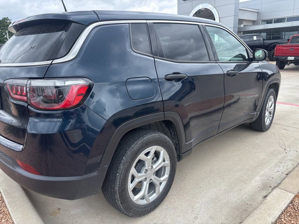 Used 2024 Jeep Compass Sport AWD/4WD image 16