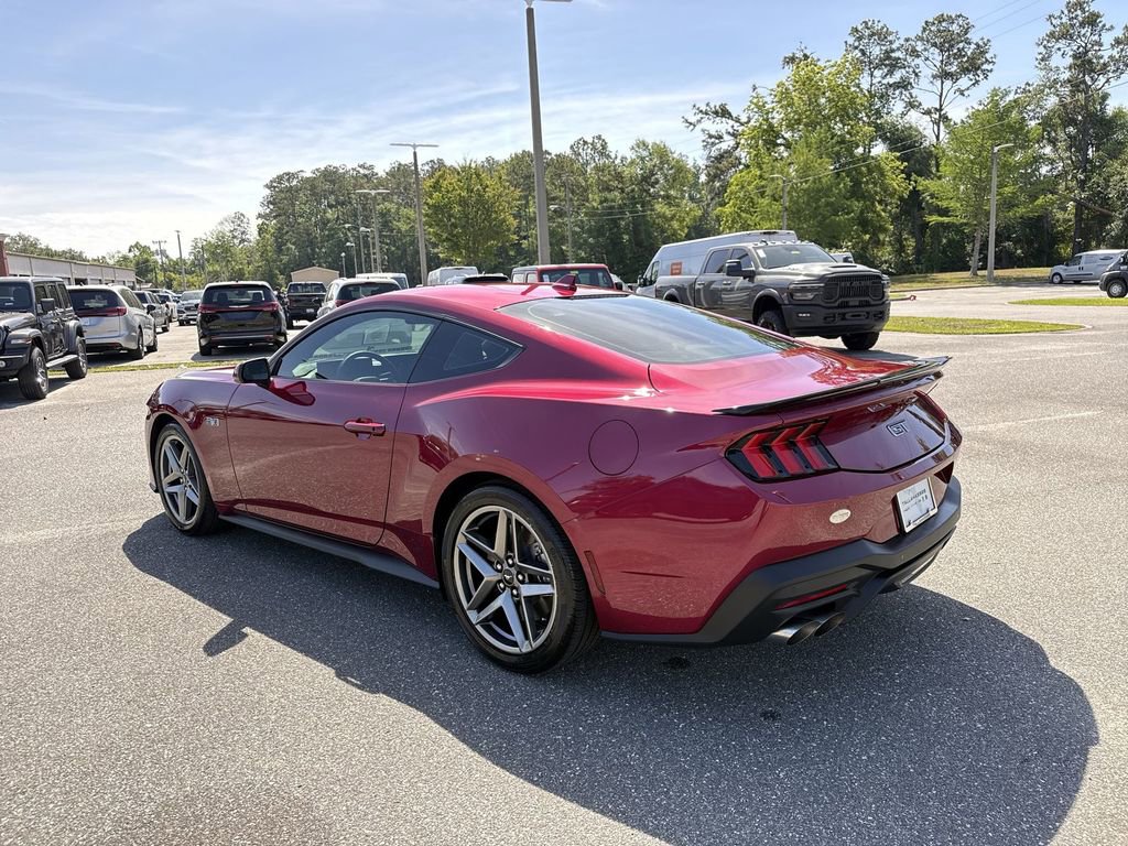Used 2025 Ford Mustang GT RWD image 5