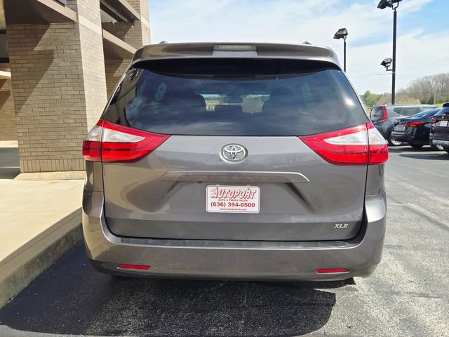 Used 2017 Toyota Sienna XLE FWD image 7