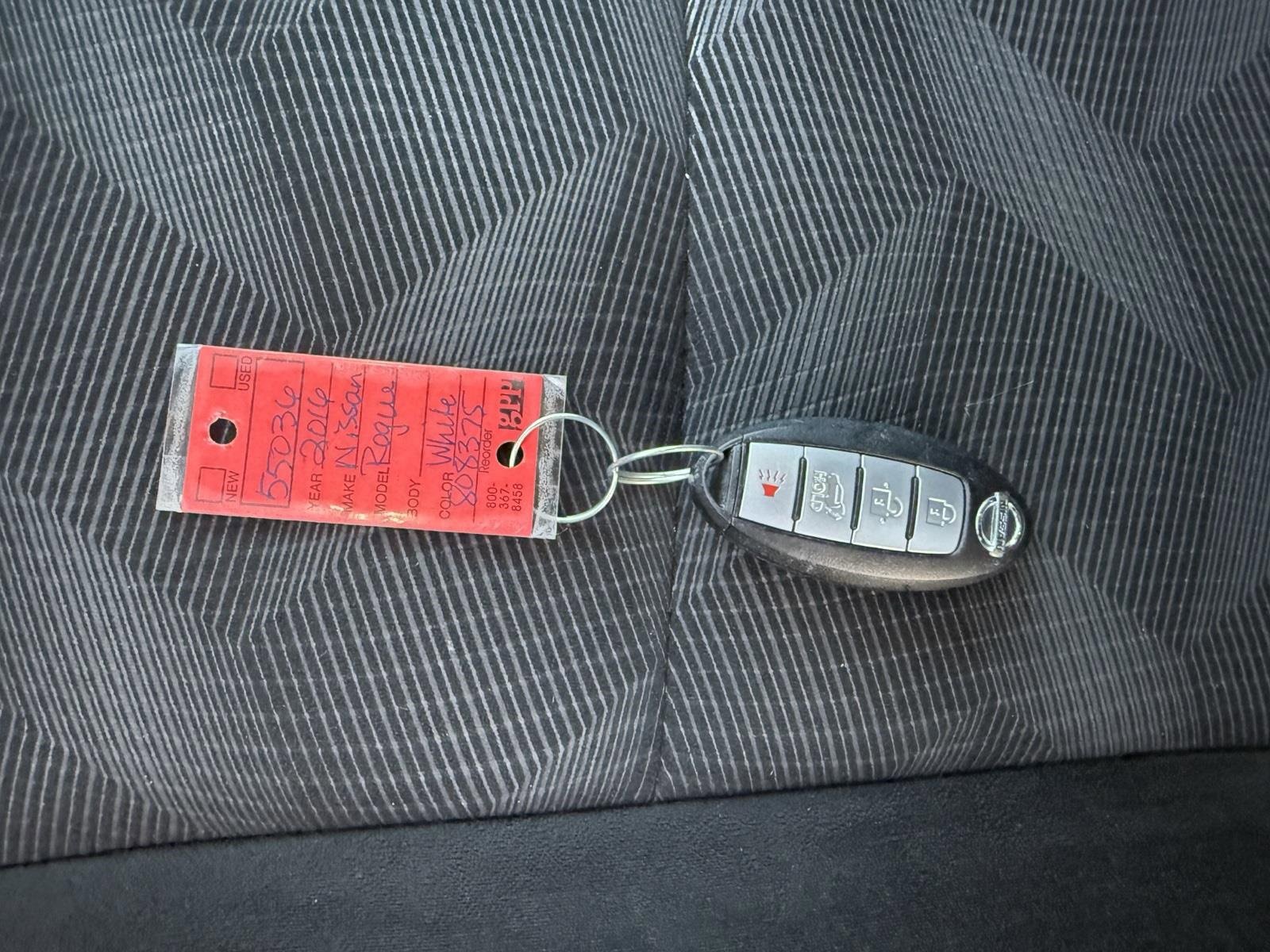 Used 2016 Nissan Rogue SV w/ SV Premium Package image 48