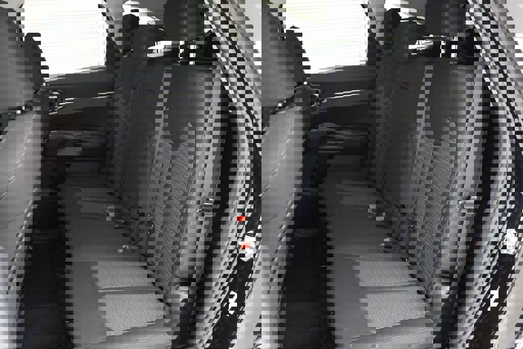 Used 2023 Kia Sorento LX image 12