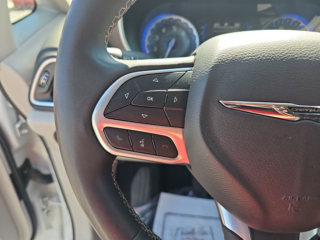 Used 2023 Chrysler Voyager LX image 22