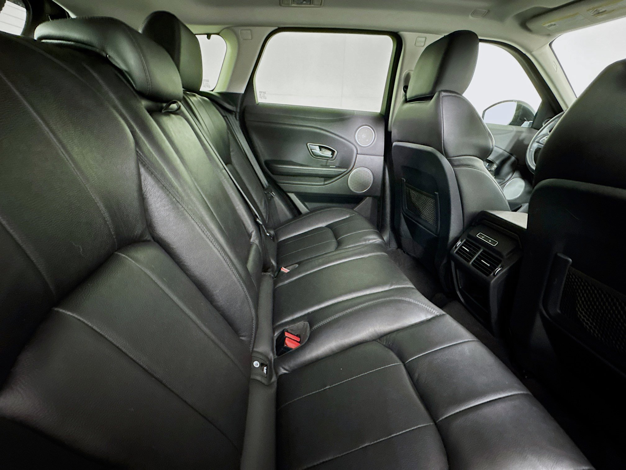 Used 2017 Land Rover Range Rover Evoque SE image 26