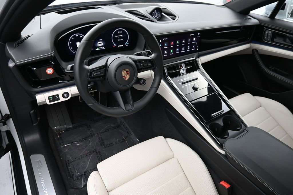 Certified 2025 Porsche Panamera 4S AWD/4WD image 4