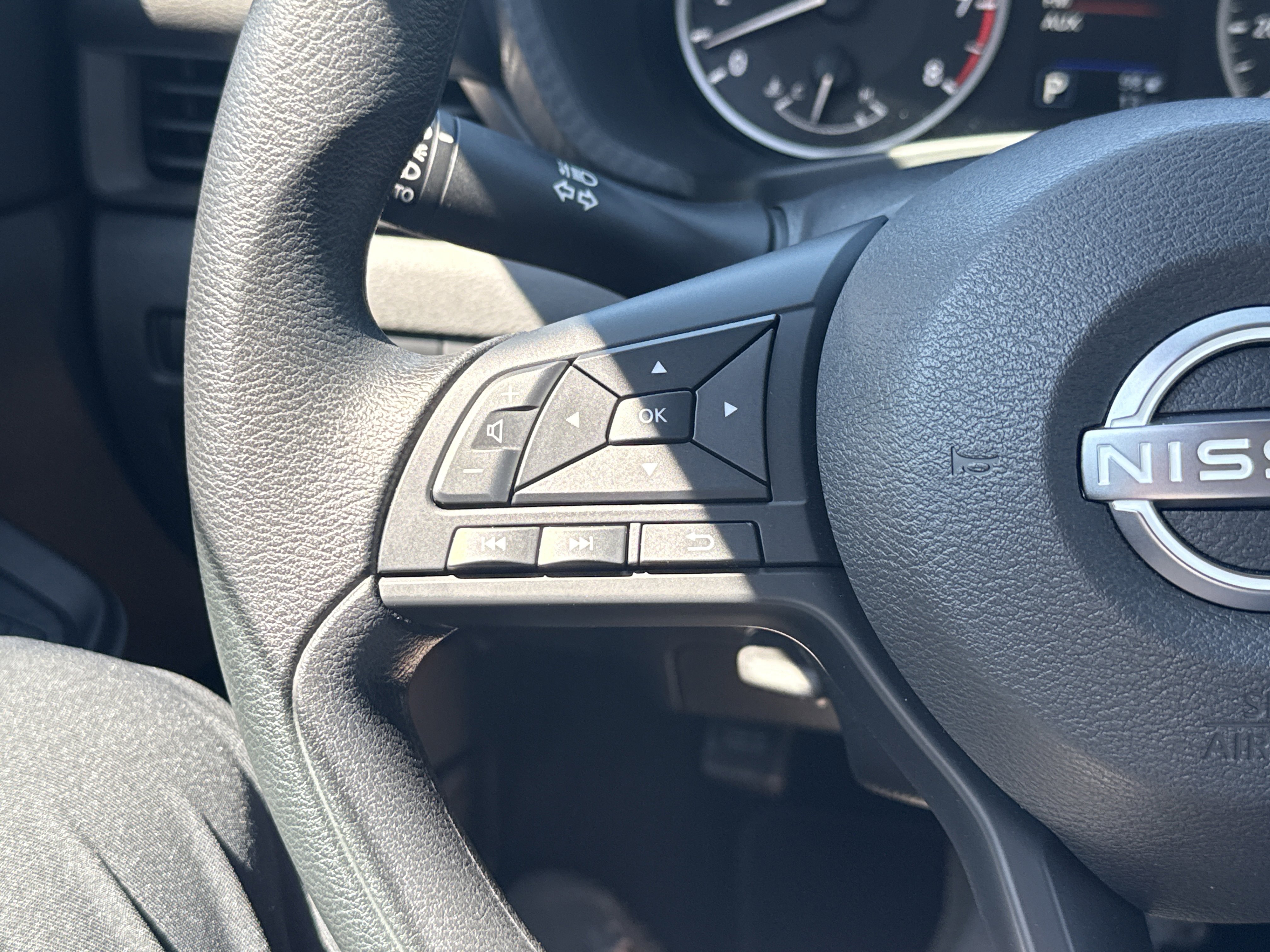 Used 2025 Nissan Sentra S image 21