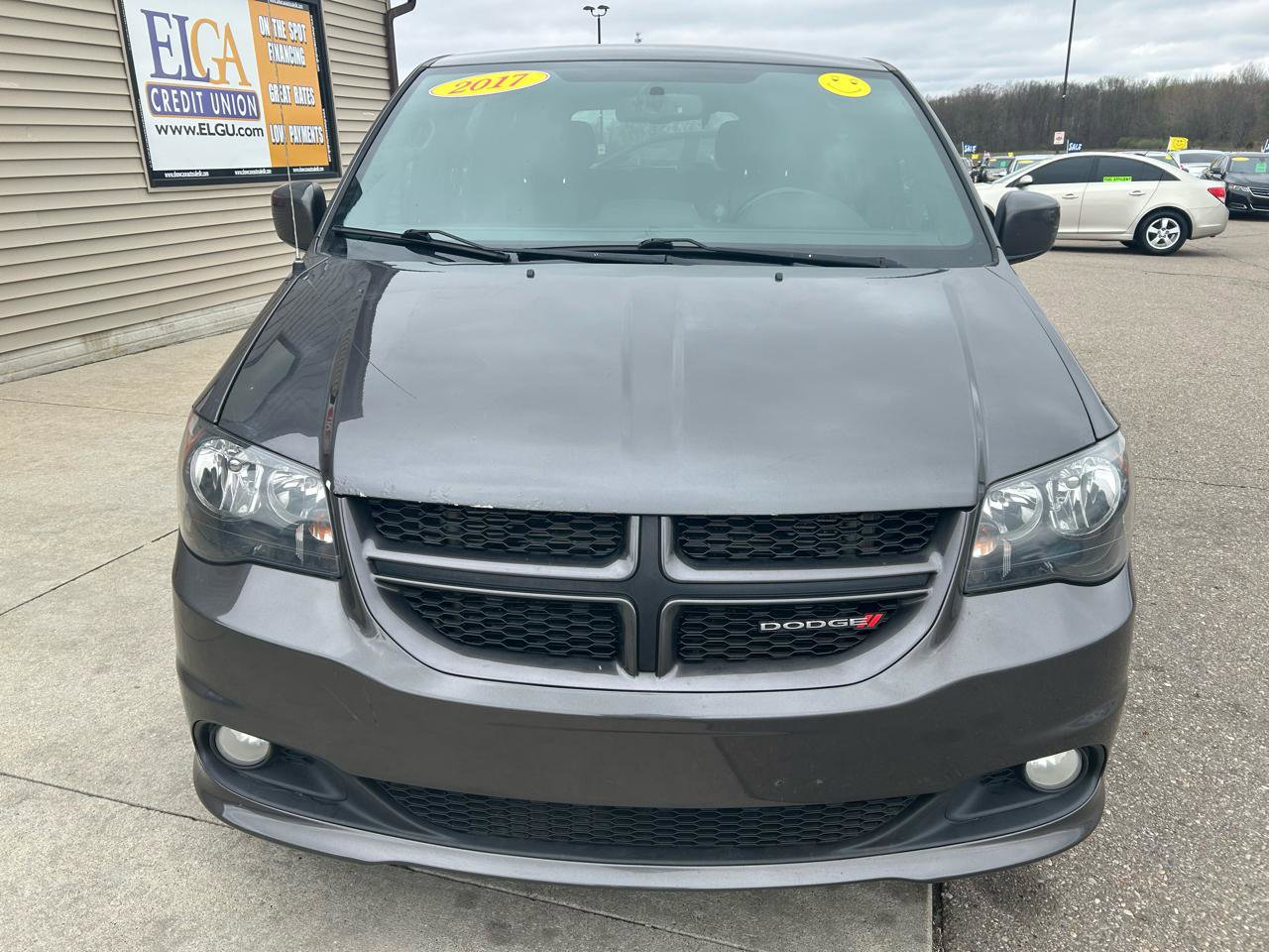 Used 2017 Dodge Grand Caravan GT FWD image 2