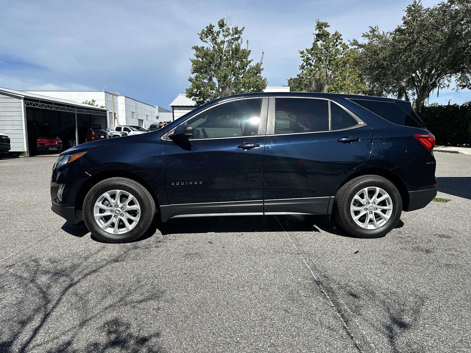 Certified 2021 Chevrolet Equinox LS w/ LS Convenience Package AWD/4WD image 3