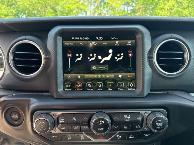 Used 2022 Jeep Gladiator Overland w/ Popular Equipment Package AWD/4WD image 17