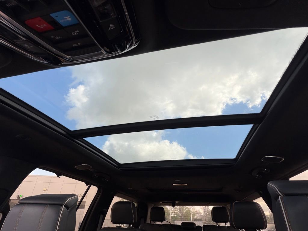 Used 2022 Jeep Grand Wagoneer Series III image 25