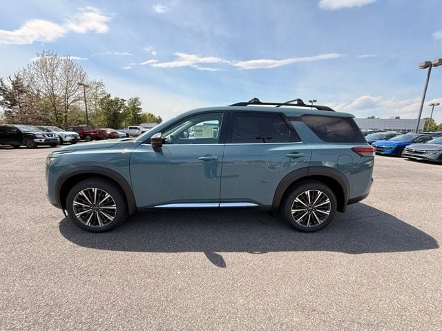 New 2026 Nissan Pathfinder Platinum w/ Cargo Package AWD/4WD image 8