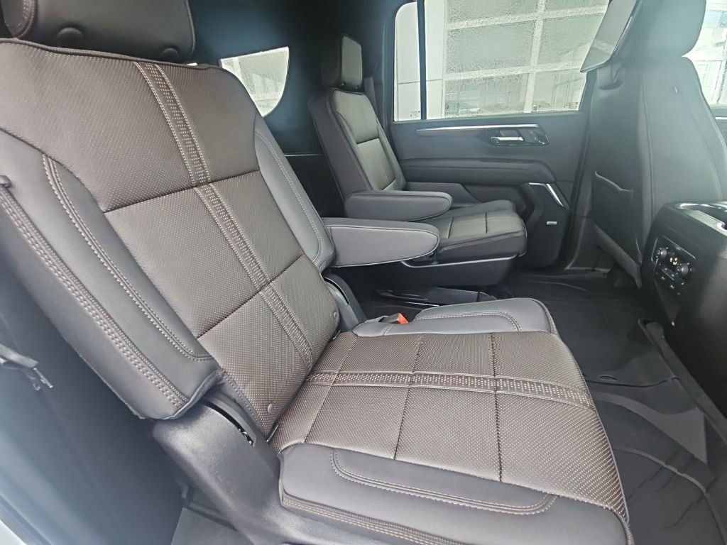 New 2026 Chevrolet Suburban High Country image 25