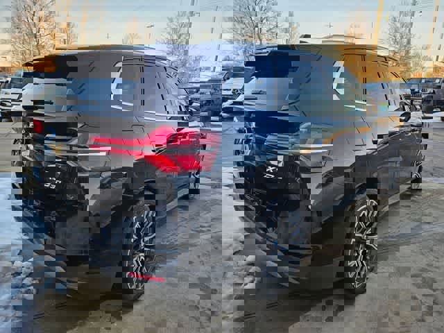 Used 2025 BMW X3 xDrive30i w/ M Sport Package image 9