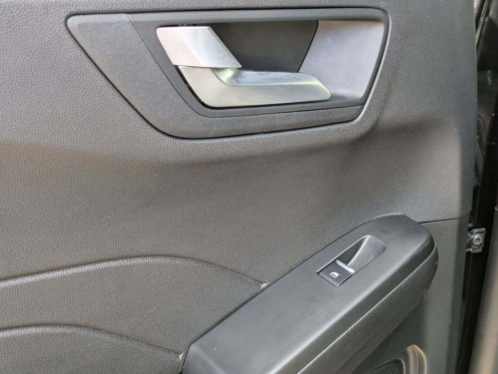 Used 2025 Ford Escape ST-Line image 26