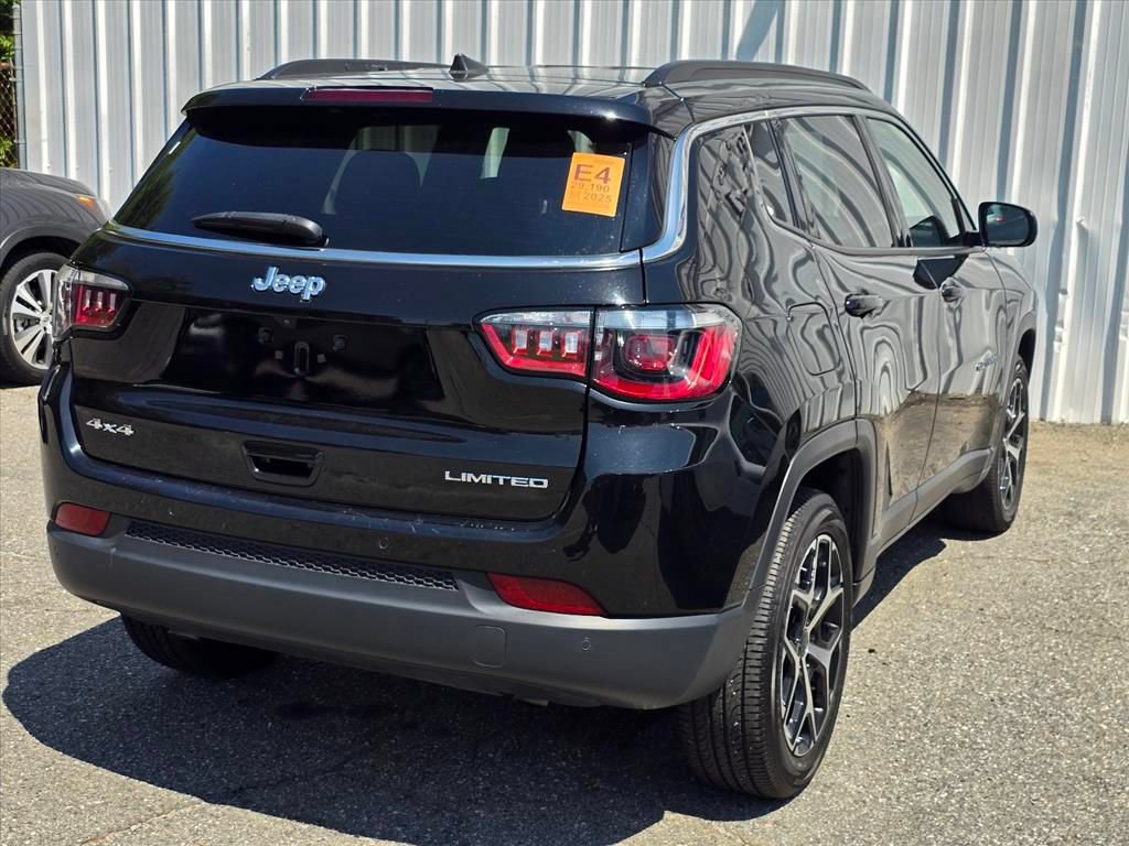 Used 2025 Jeep Compass Limited AWD/4WD image 10