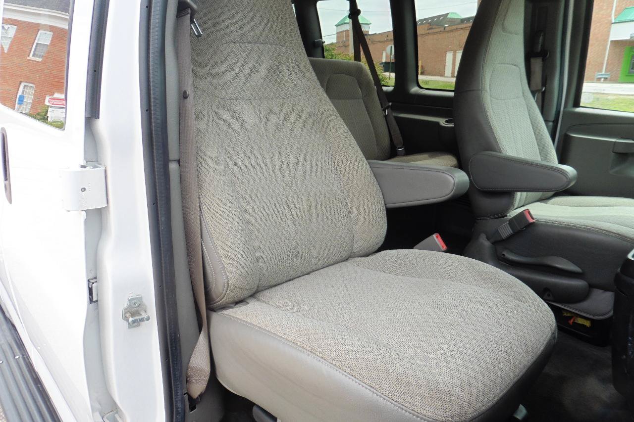 Used 2020 Chevrolet Express 3500 LT w/ LT Preferred Equipment Group RWD image 13