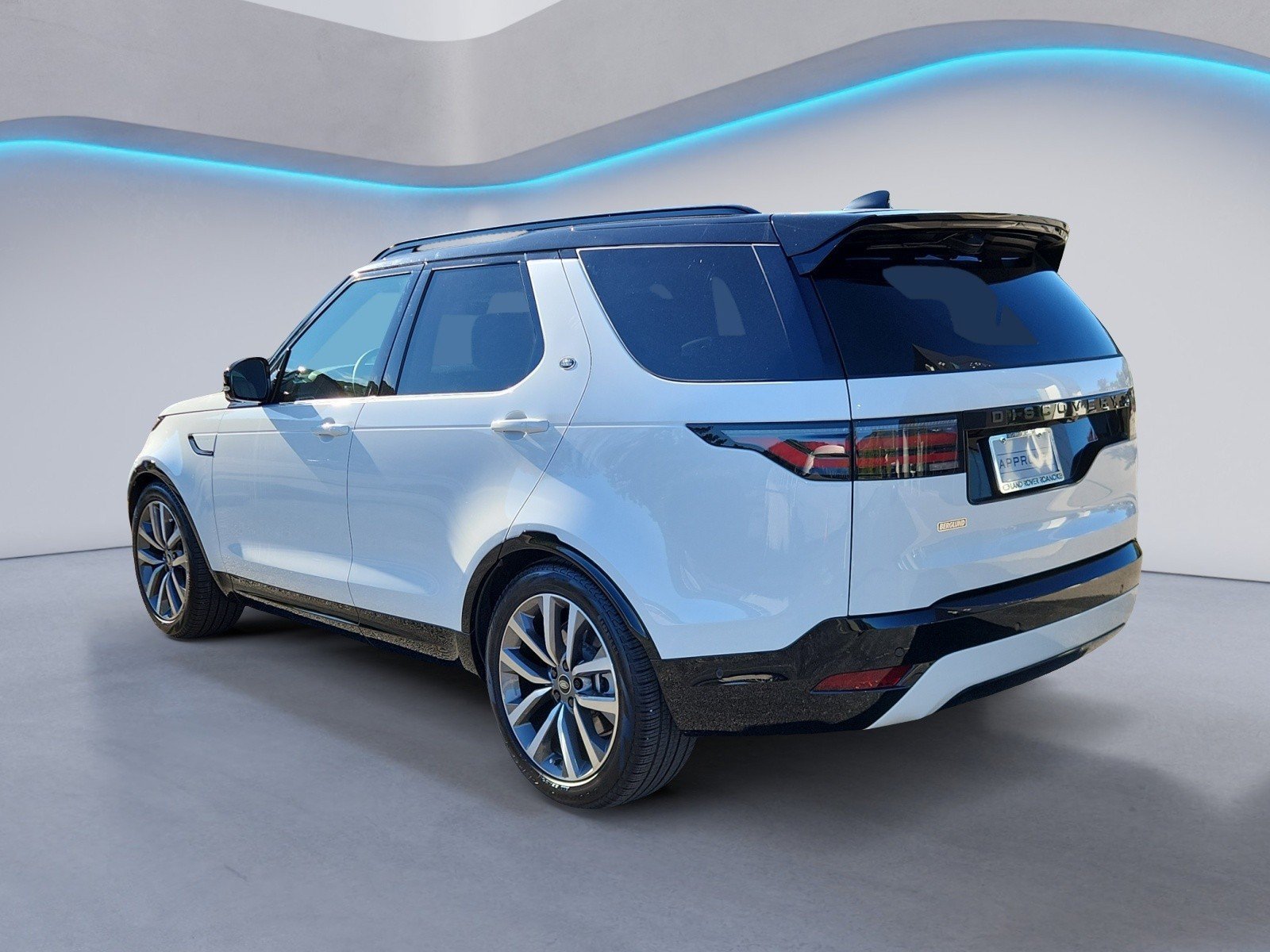 Used 2026 Land Rover Discovery Dynamic SE AWD/4WD image 4