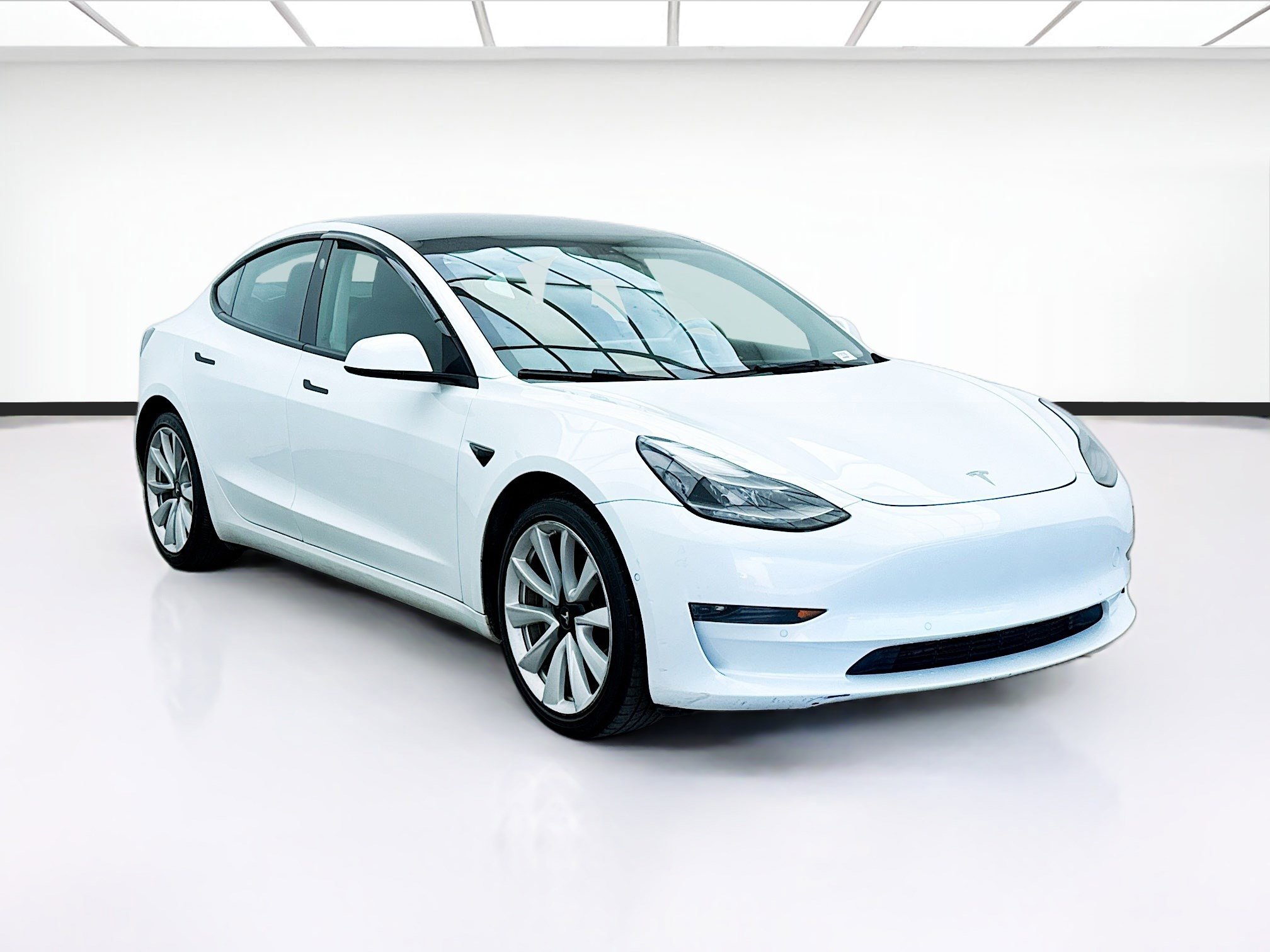 Used 2022 Tesla Model 3 Standard Range RWD image 3