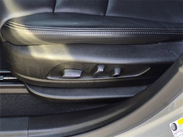 Used 2025 Cadillac XT6 Premium Luxury image 24