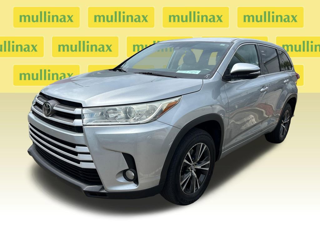 Used 2018 Toyota Highlander Plus FWD image 6