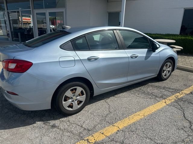Used 2017 Chevrolet Cruze LS FWD image 3