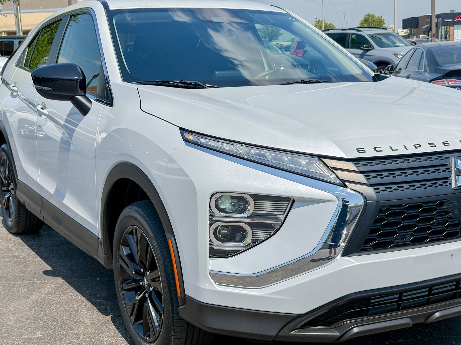 Used 2023 Mitsubishi Eclipse Cross LE AWD/4WD image 3