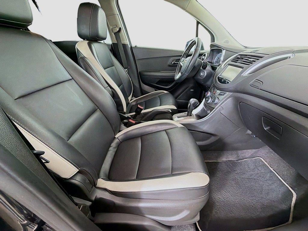 Used 2016 Chevrolet Trax LTZ w/ Midnight Edition FWD image 21