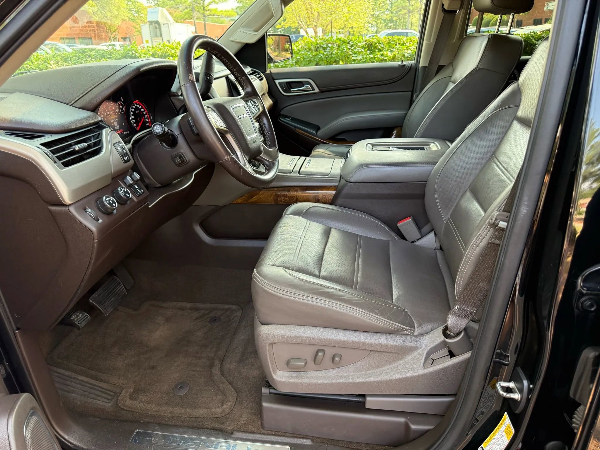 Used 2015 GMC Yukon Denali w/ Open Road Package image 10