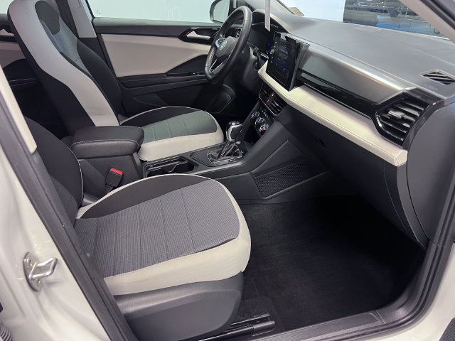 Certified 2025 Volkswagen Taos S FWD image 10