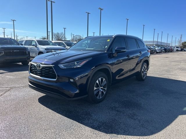 Used 2023 Toyota Highlander XLE image 7