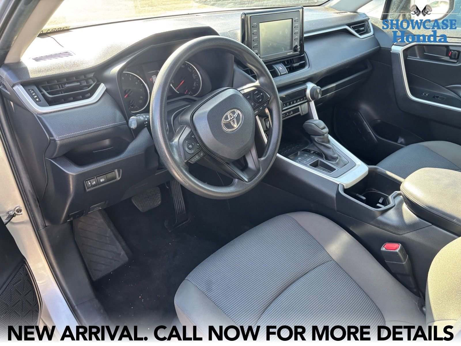 Used 2022 Toyota RAV4 LE w/ Carpet Mat Package (TMS) image 8