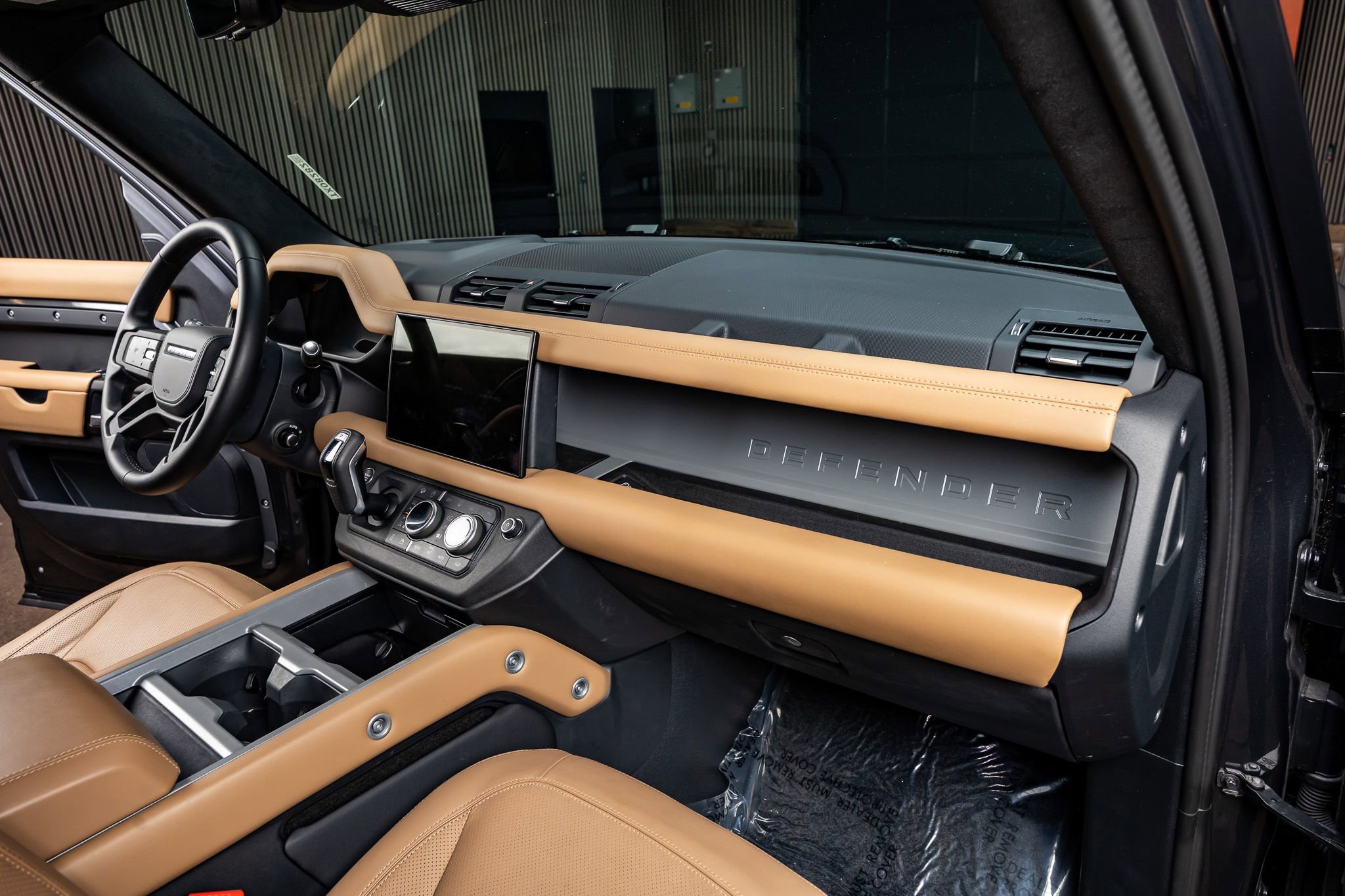 Used 2025 Land Rover Defender 130 X image 20