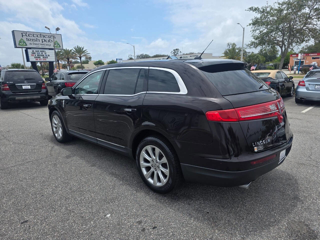 Used 2013 Lincoln MKT FWD image 6
