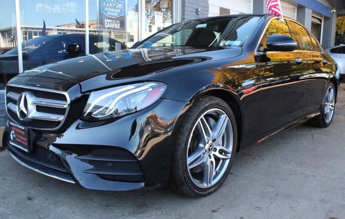 Used 2017 Mercedes-Benz E 300 4MATIC image 7