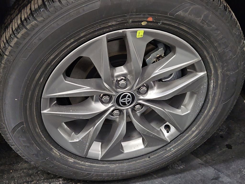 New 2026 Toyota Sienna XLE image 9