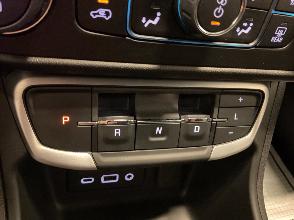 Used 2024 GMC Terrain SLT AWD/4WD image 15