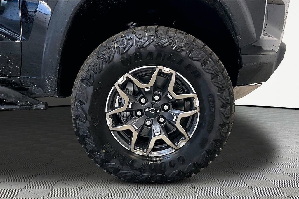New 2026 Chevrolet Colorado ZR2 w/ Technology Package AWD/4WD image 15