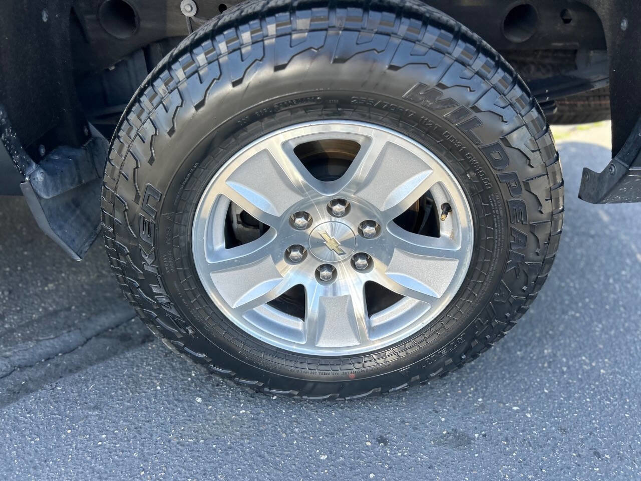 Used 2017 Chevrolet Silverado 1500 LT w/ All Star Edition AWD/4WD image 7