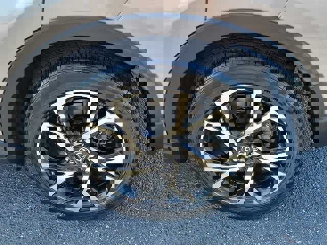 Used 2019 Toyota C-HR Limited image 5