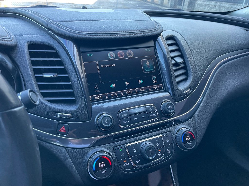 Used 2015 Chevrolet Impala LT FWD image 38