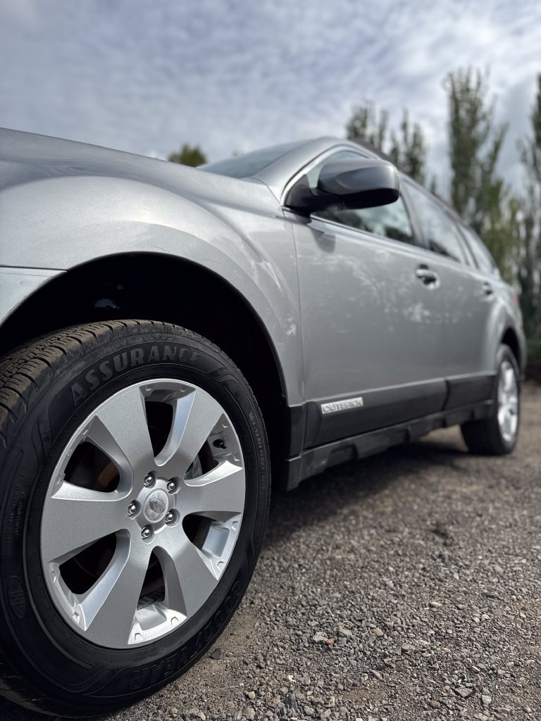 Used 2011 Subaru Outback 2.5i Premium AWD/4WD image 38