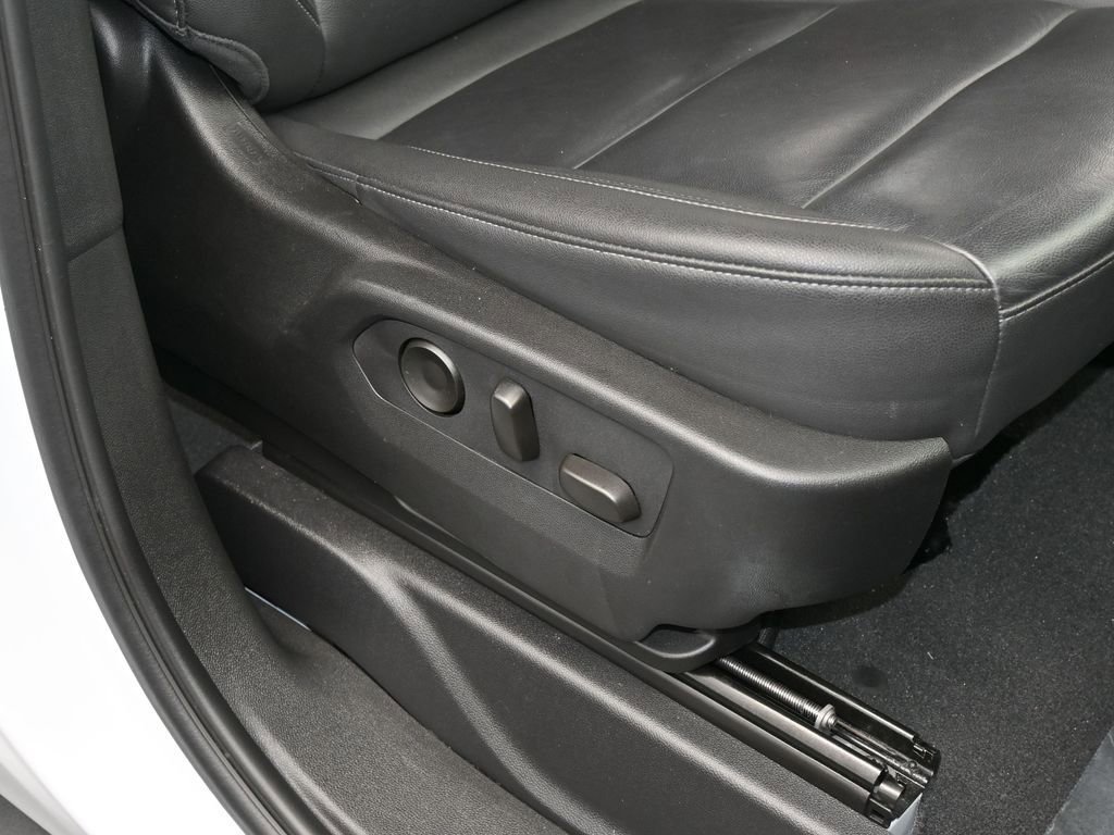 Used 2024 Chevrolet Suburban LT image 48