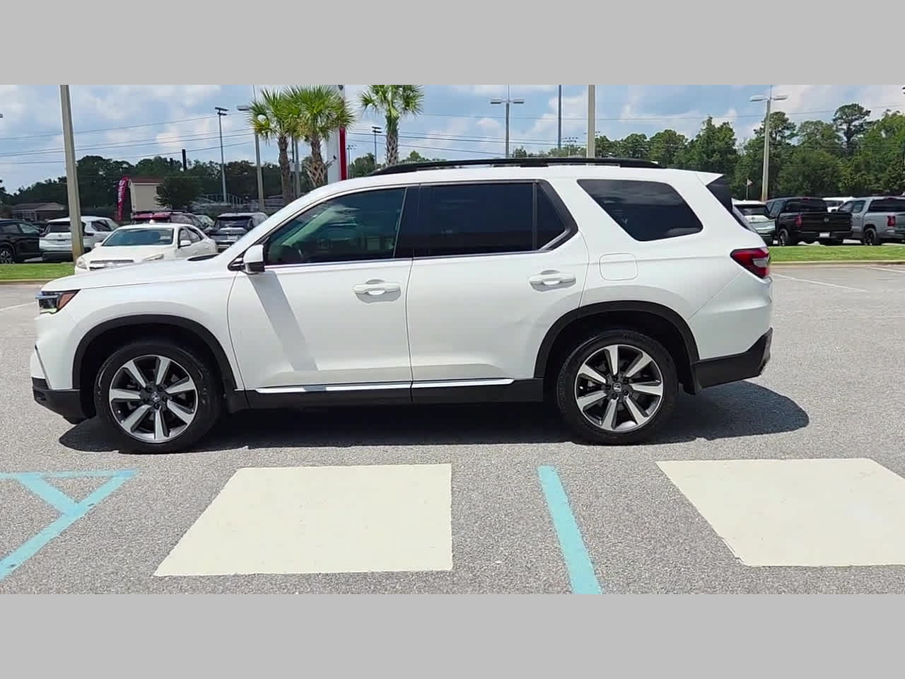 Used 2025 Honda Pilot Elite image 26