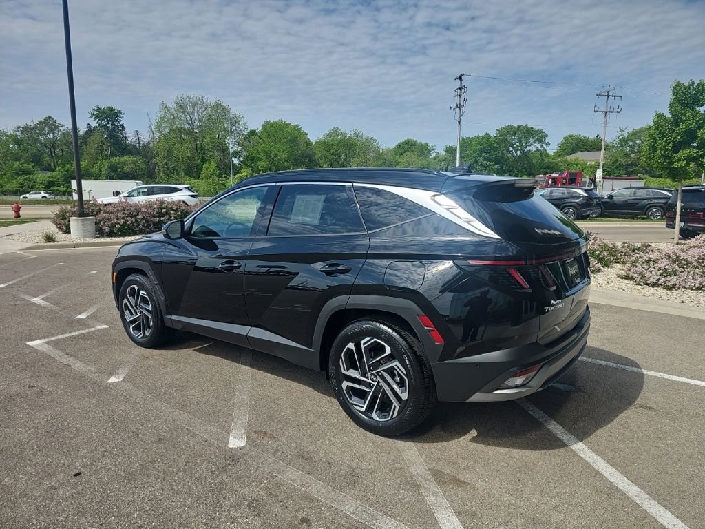Certified 2025 Hyundai Tucson Limited FWD image 3