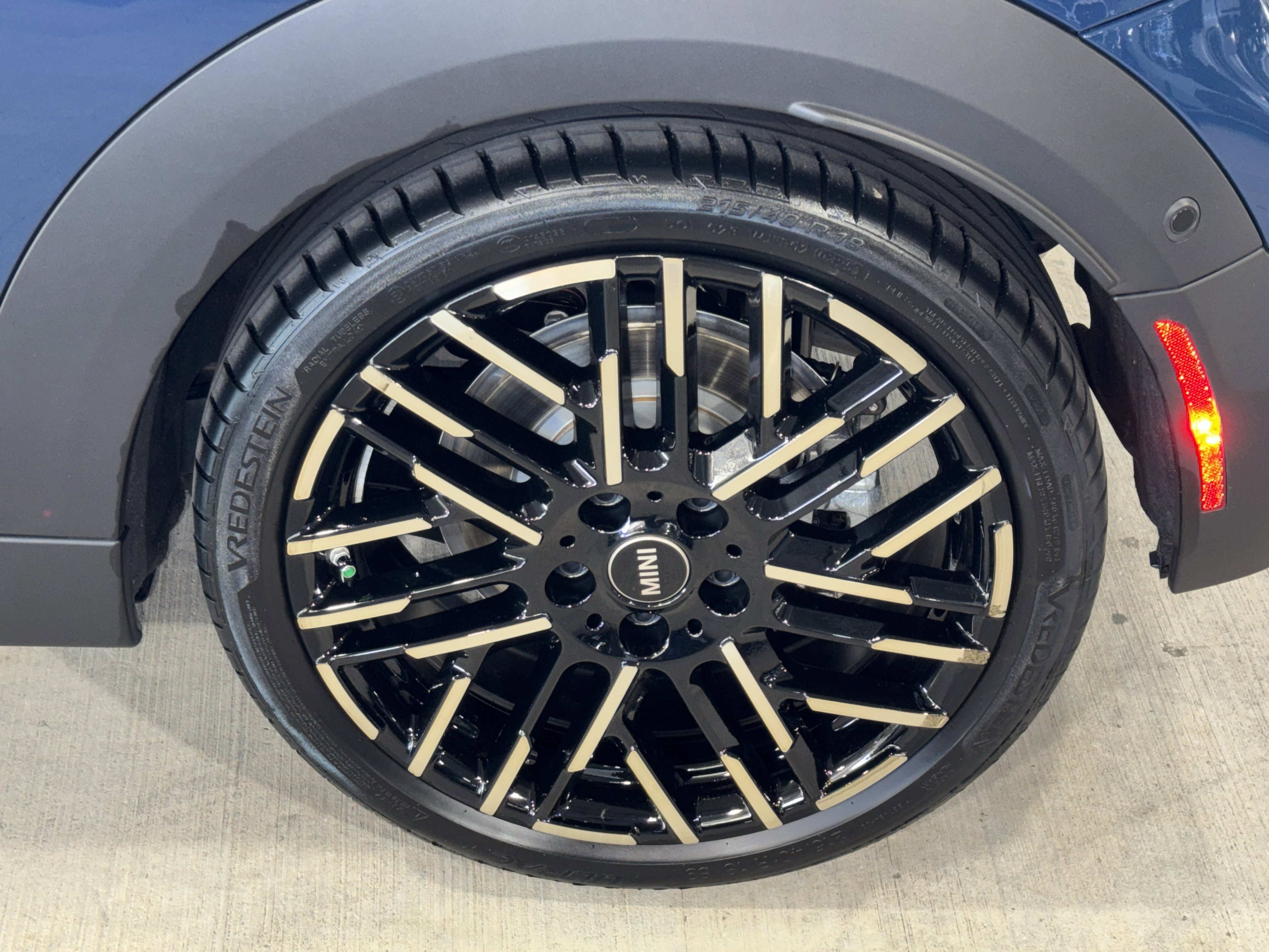 Used 2025 MINI Cooper S FWD image 34