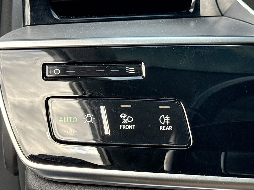 Used 2020 Audi A8 L 4.0T w/ Executive Package image 11