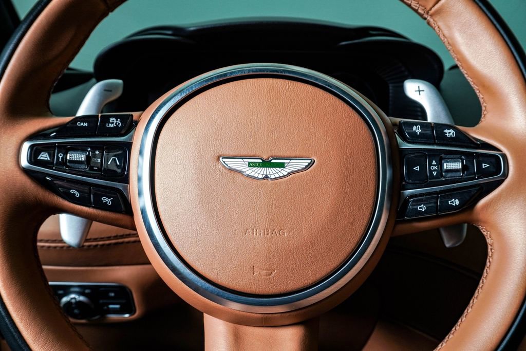 Used 2021 Aston Martin DBX image 24