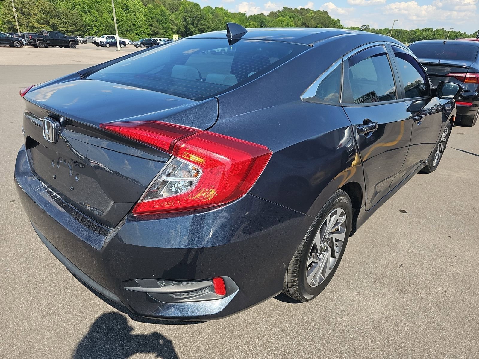 Used 2017 Honda Civic EX image 4
