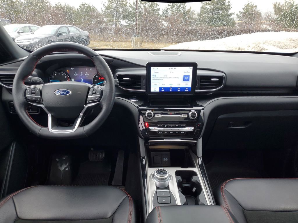 Used 2023 Ford Explorer ST-Line w/ Class IV Trailer Tow Package image 16