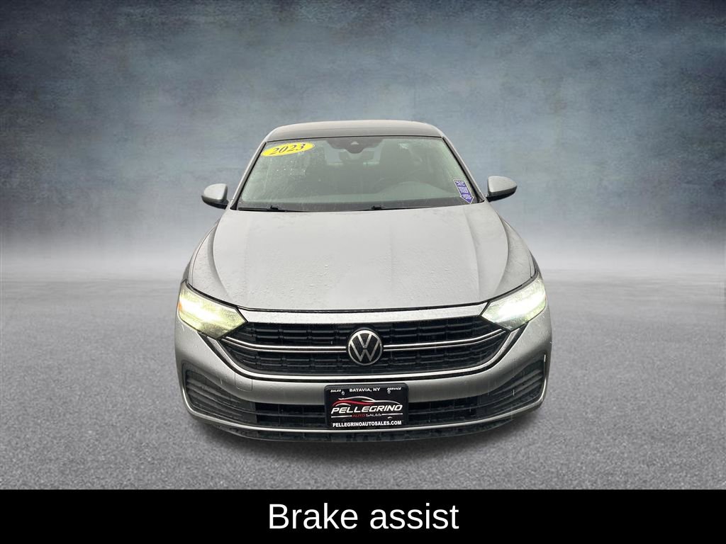 Used 2023 Volkswagen Jetta SE image 10