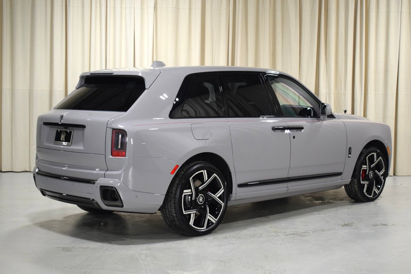 New 2026 Rolls-Royce Cullinan Black Badge AWD/4WD image 2